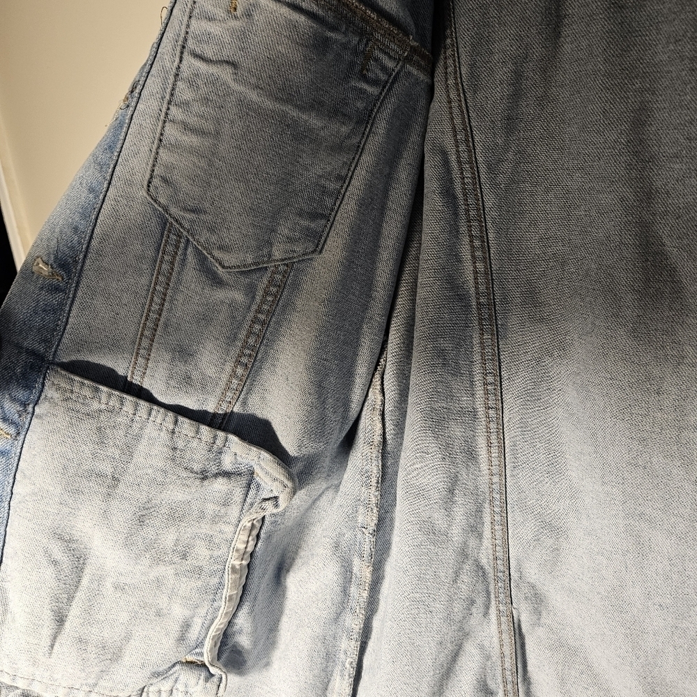Forever 21 Los Angeles light wash denim jacket womens size s. - Picture 9 of 16